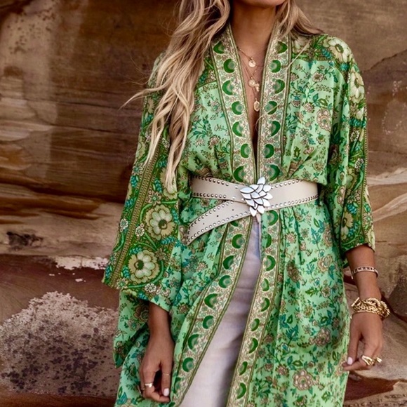 πΊπHPππΊ NWT Spell & The Gypsy Folk Song Kimono Robe Sage - Picture 2 of 16